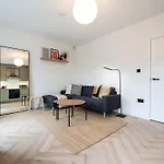 The Battersea Place - Charming 4Bdr Flat