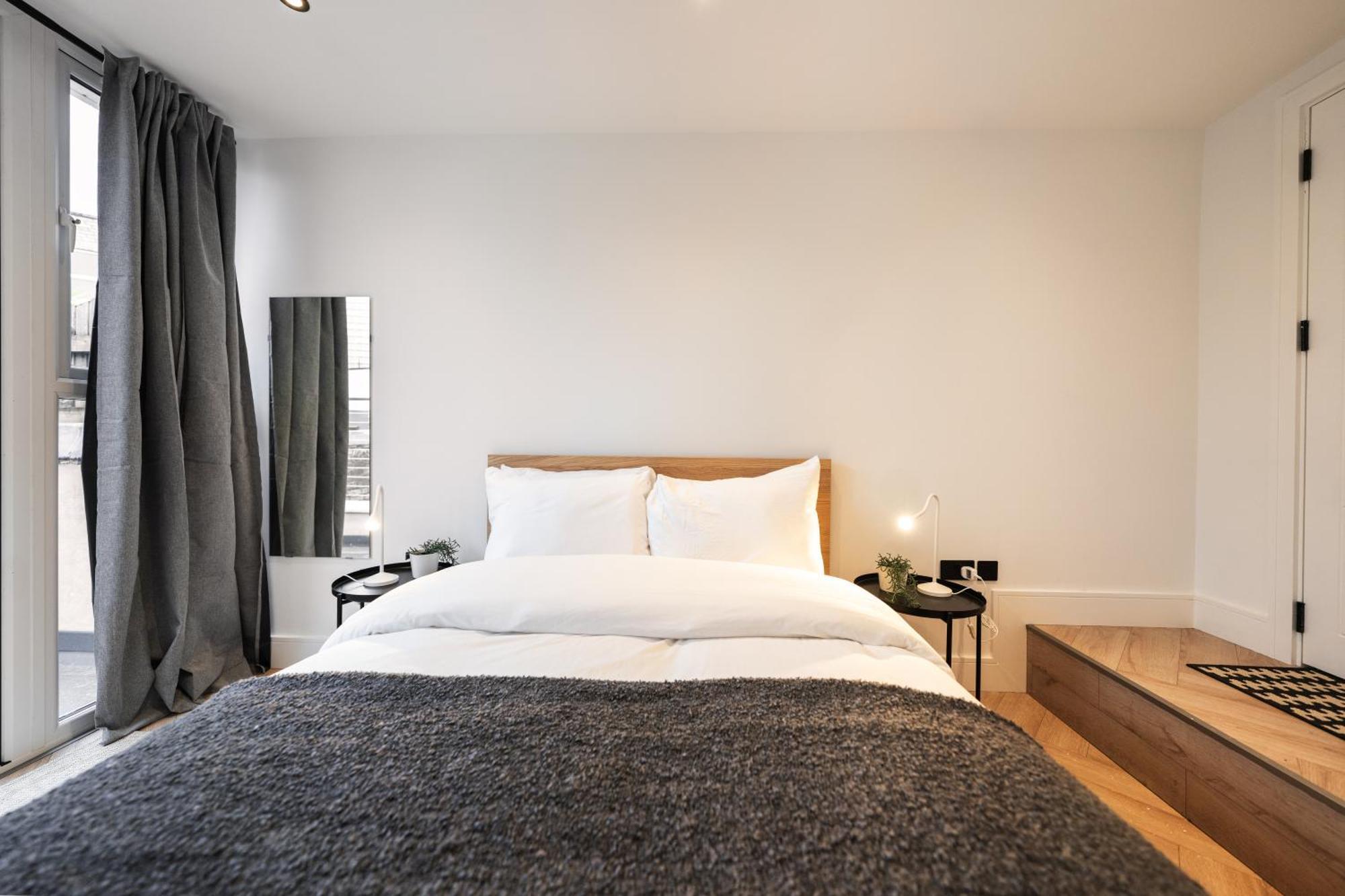 The Battersea Place - Charming 4bdr Flat